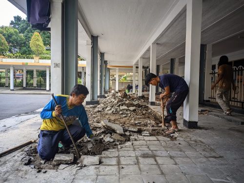 Jasa Bongkar Paving Block Halaman Kantor Berpengalaman Bangkalan