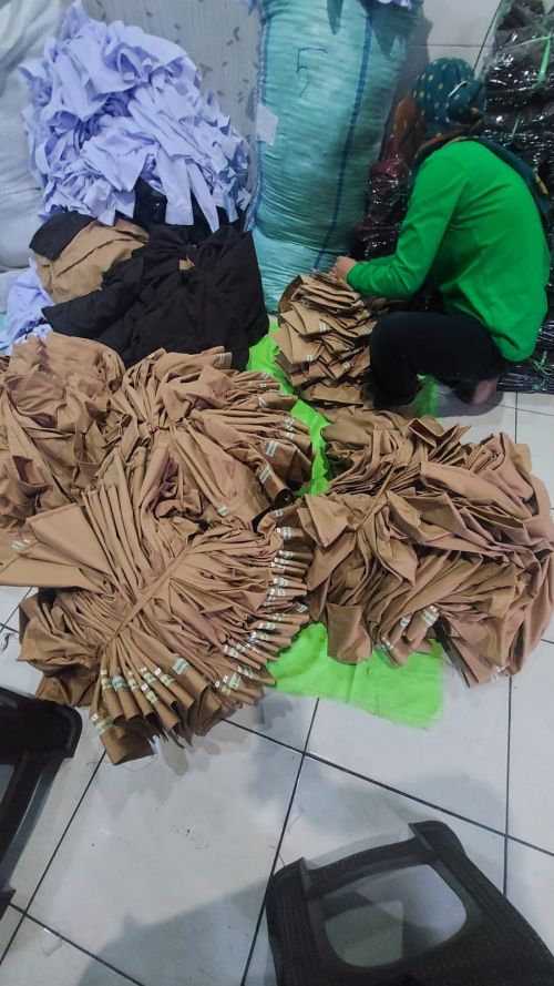 Konveksi Baju Sekolah SMP Berkualitas Di Bogor