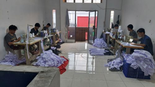 Distributor Baju Sekolah SMA Murah Di Karawang