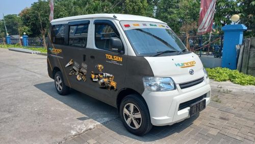 Jasa Pasang Stiker Mobil Murah Di Semarang